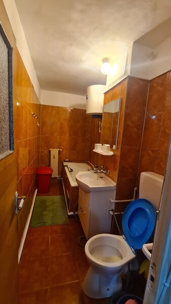 Lacul Tei, Parc, Universitatea Tehnica de Constructii, semistradal