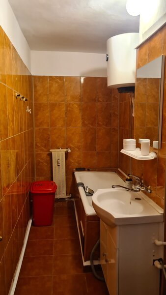 Lacul Tei, Parc, Universitatea Tehnica de Constructii, semistradal